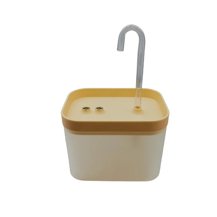 Poubelle de cuisine en plastique crème et jaune avec un couvercle, poignée en métal et deux trous de ventilation.