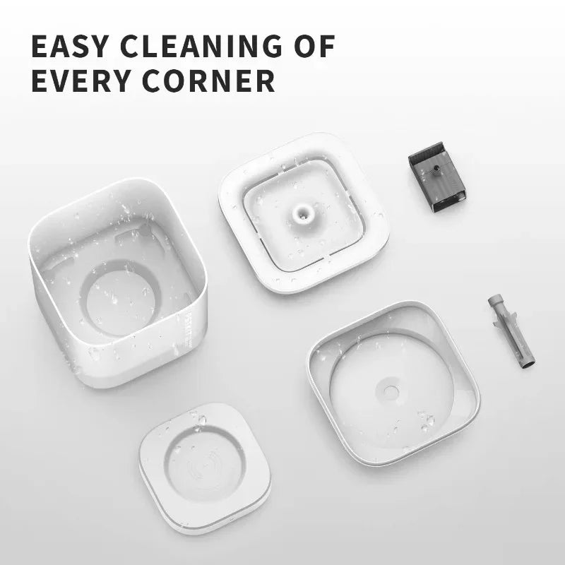 Accessoires de nettoyage en plastique blanc, faciles à nettoyer, pour coin difficile d'accès.