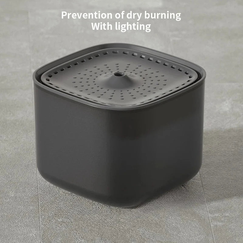 Cendrier carré en métal noir avec dispositif anti-séchage et éclairage intégré.