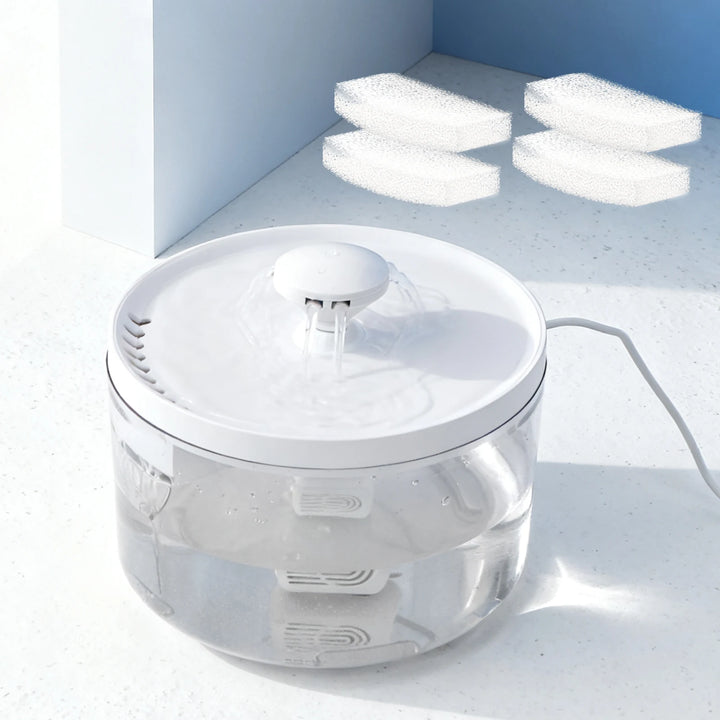 Fontaine à eau blanche pour animaux, design moderne, avec filtre, eau fraîche et propre.