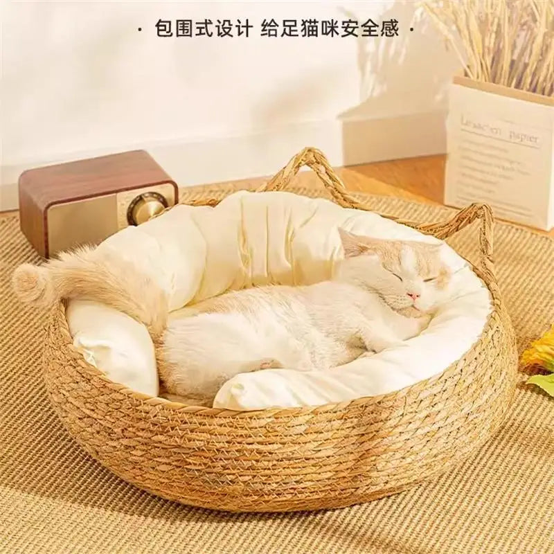 Panier pour chat en osier avec coussin blanc et oreilles de chat – modèle L’Oseraie Féline