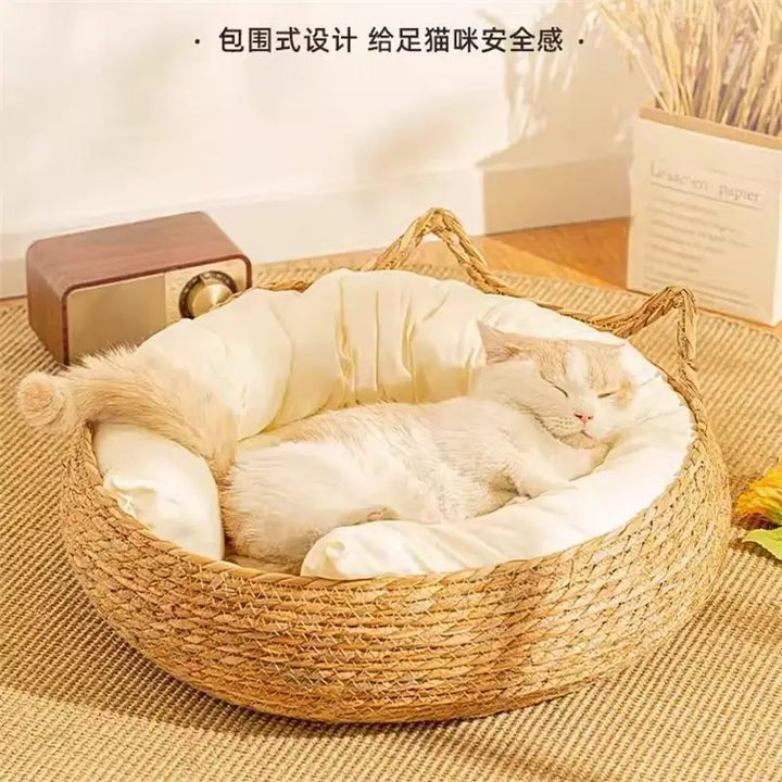 Panier pour chat en osier avec coussin blanc et oreilles de chat – modèle L’Oseraie Féline